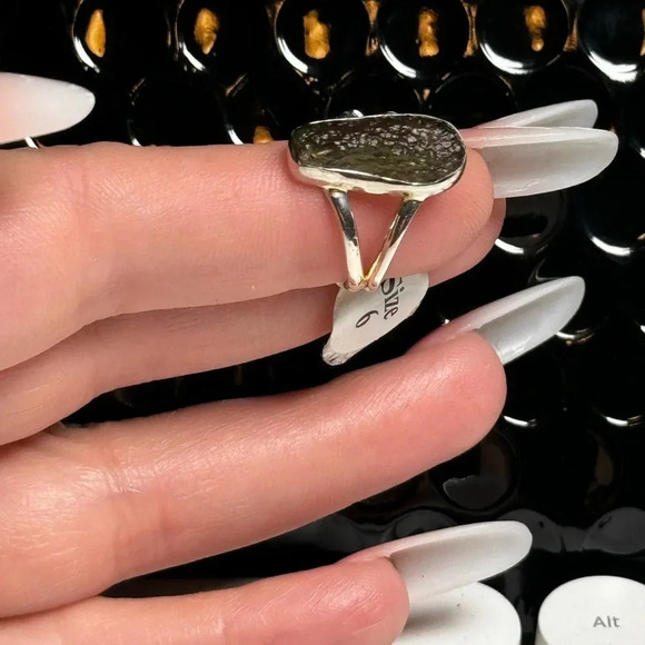 New Moldavite Raw Ring ๐ Size 6 Sterling Silver 925 - Picture 7 of 7